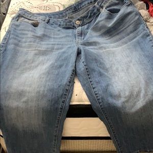 Like new Maurice’s Capri jeans